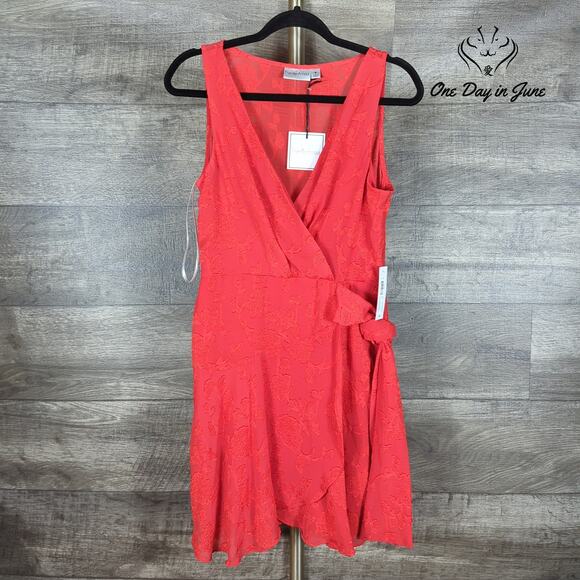 Premier Amour Sleeveless V Neck Mini Dress Size 8 - Picture 1 of 7